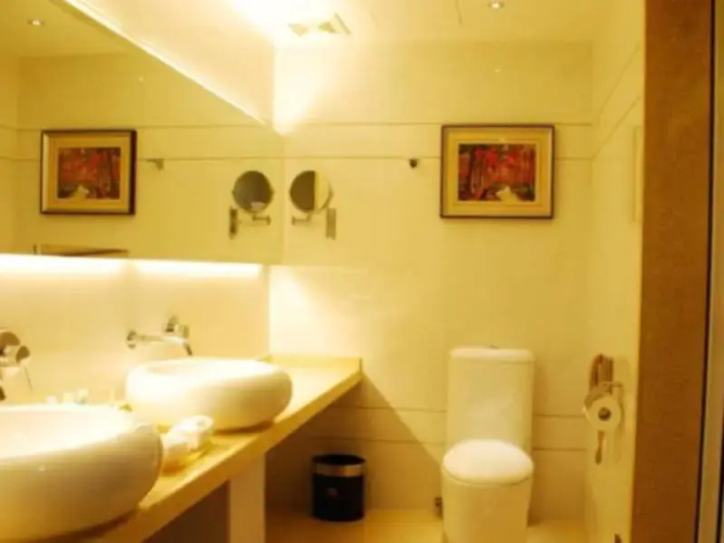 Golden Vision Hotel