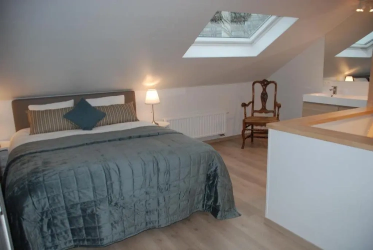 4 Bedrooms Cottage