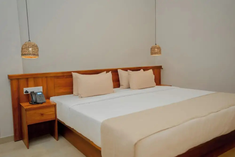 Emerald Resort Hikkaduwa