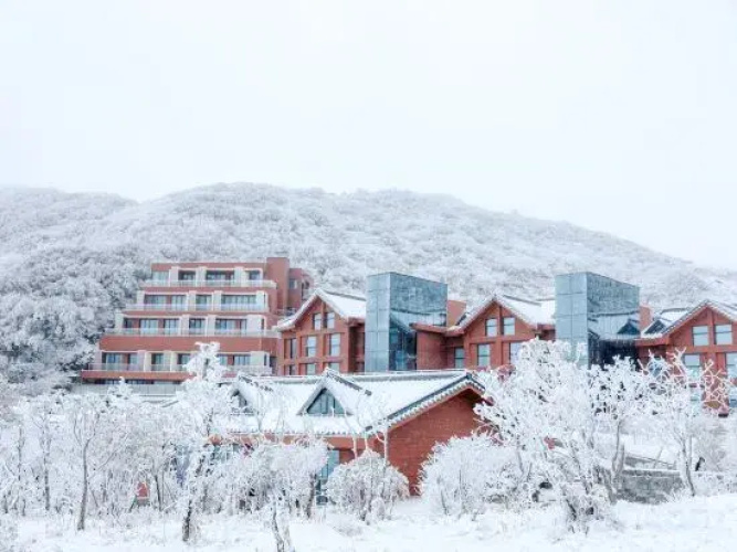 Jinfo Mountain Holiday Hotel