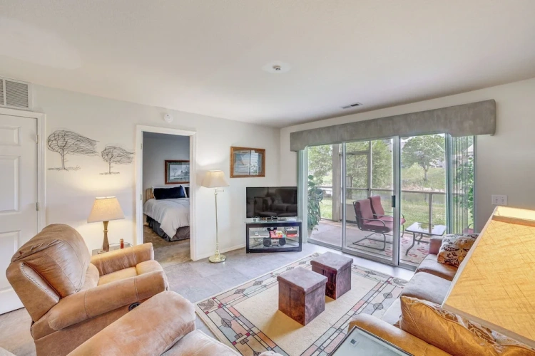 2 Bedrooms Apartment