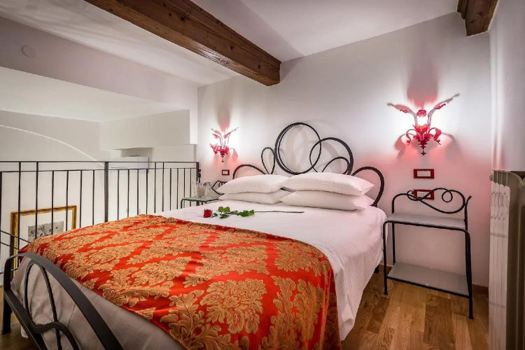 HomEdo Bed & Breakfast