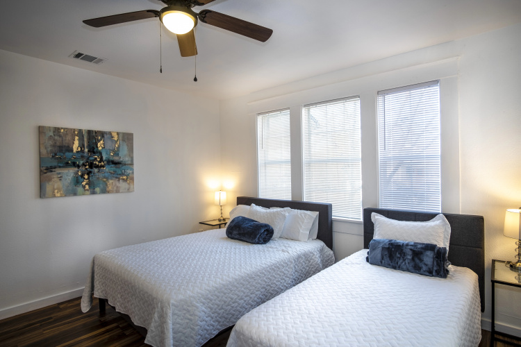 Downtown View Cozy 2br/1ba Home Sleeps 8