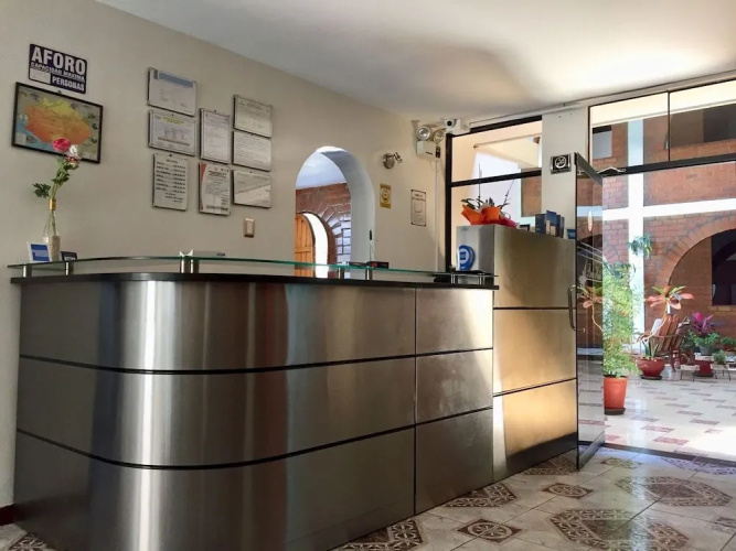 Bris Hotel