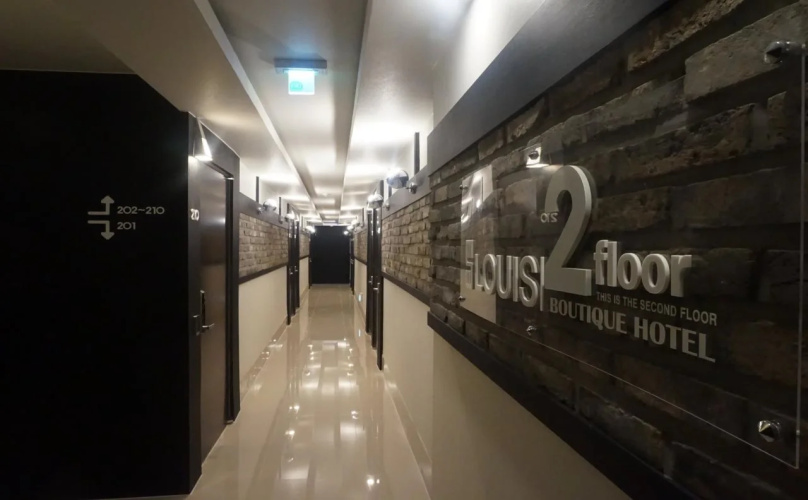 Louis Hotel