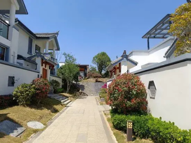 Heyue Hot Spring Villa Hotel