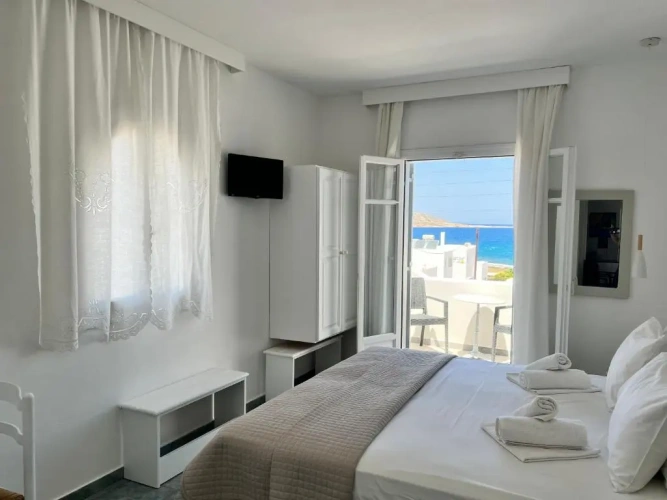 Standard Double room with balcony and with partial sea view