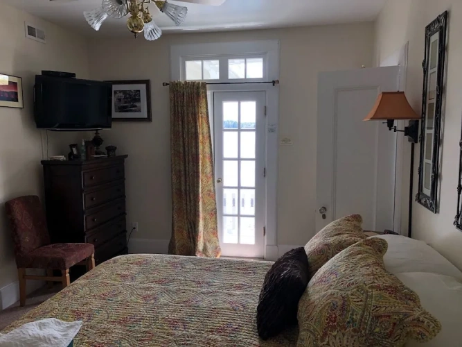 Standard room with balcony and with lake view