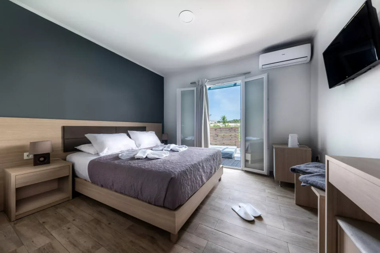 Superior Triple room with water view
