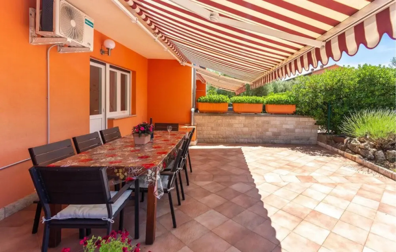 Stunning Home in Risika With Wifi and 3 Bedrooms