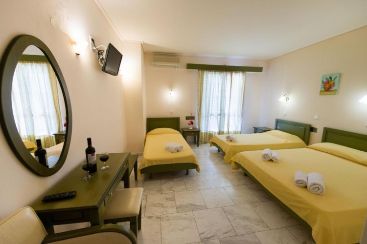 Standard Quadruple room