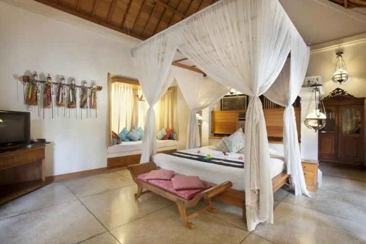 2 Bedrooms Villa