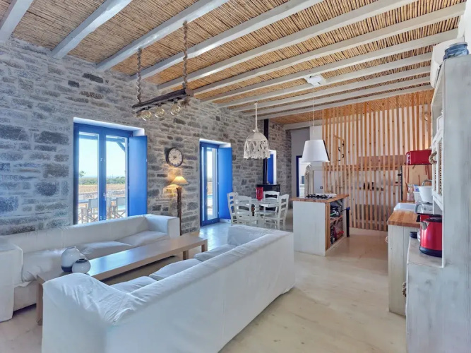 2 Bed Villa - Sleeps 6 - Pets - Pool - Parking