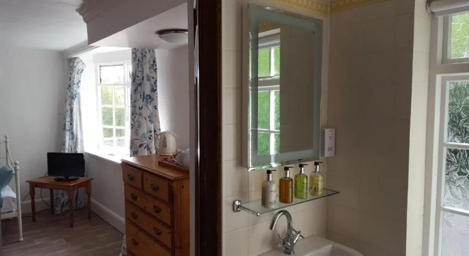 Heddon's Gate Hotel