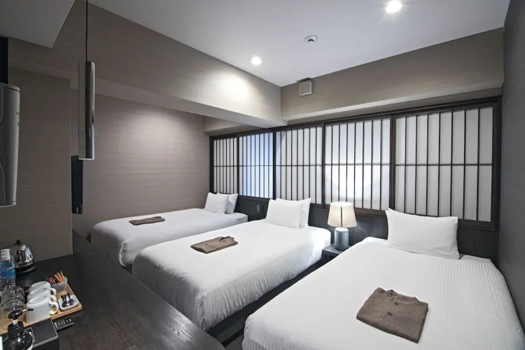 Hotel Ninja Black