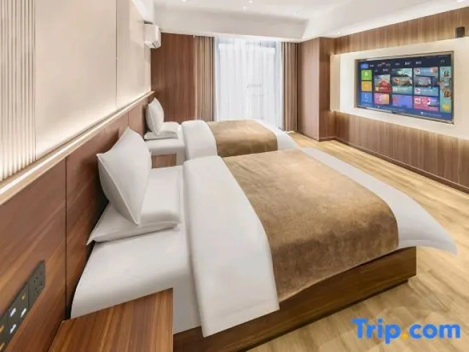 Deluxe Triple Family room