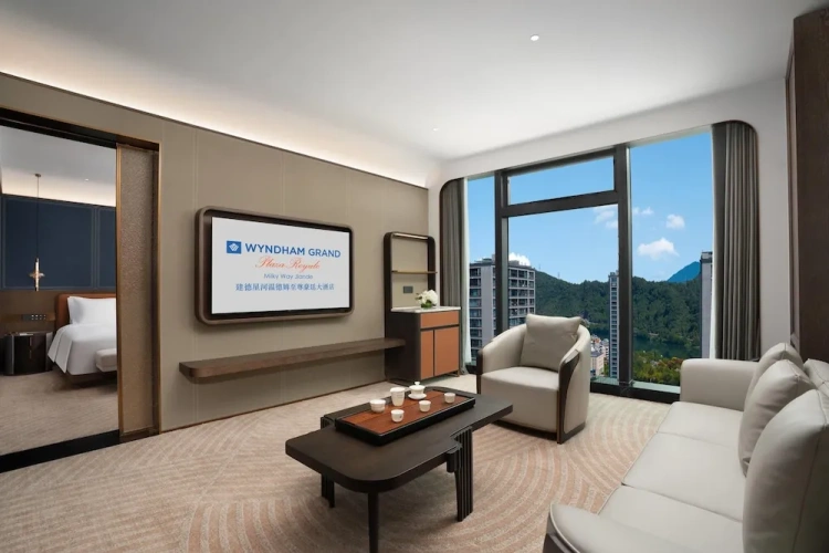 Double Suite