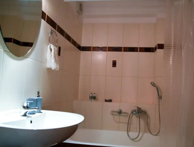 Ageliki's Athens Centre 2BDRM & Parking