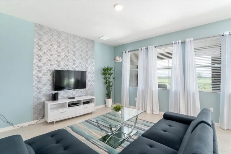 5BR Pool Home w Gameroom