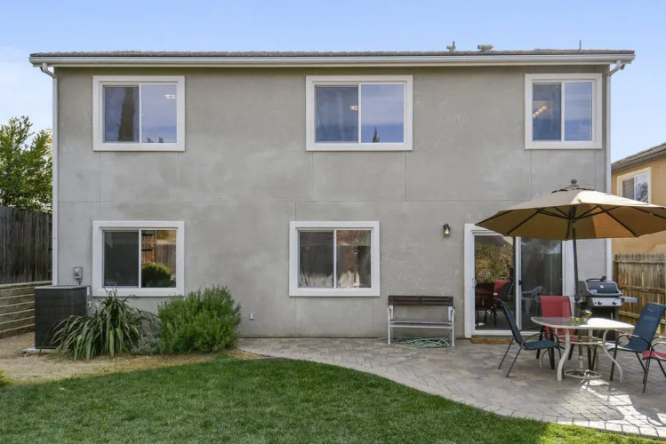 Sunset Summit 4 Br home by RedAwning