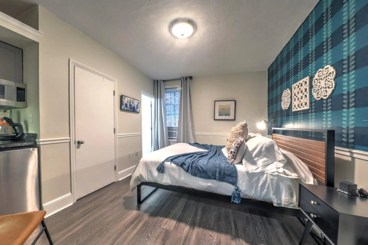 Great Value South End Studio!