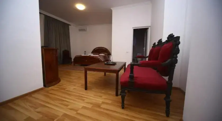 Hostel Lion