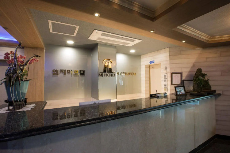 MJ Hotel