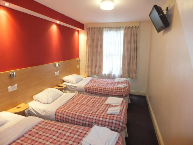 Carlton Hotel