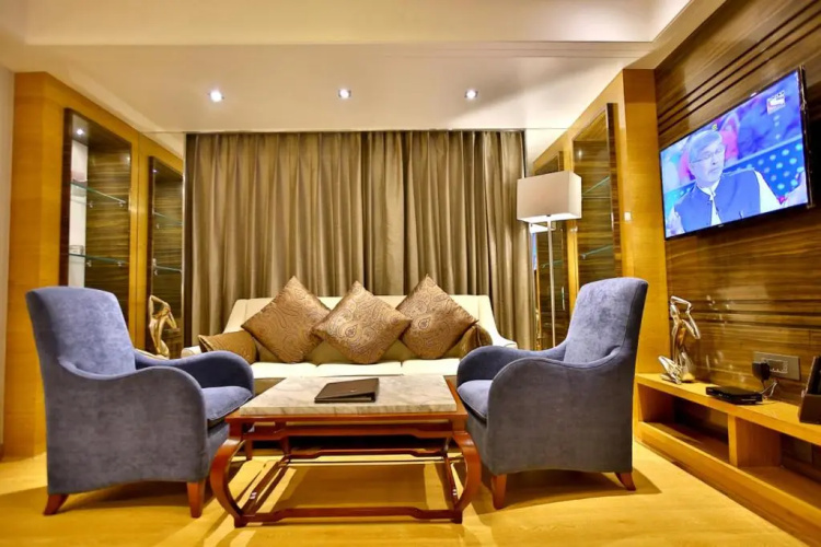 Regenta Central The Crystal