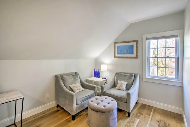 4 Bedrooms Cottage with balcony