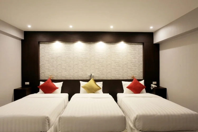 Deluxe Triple room with balcony