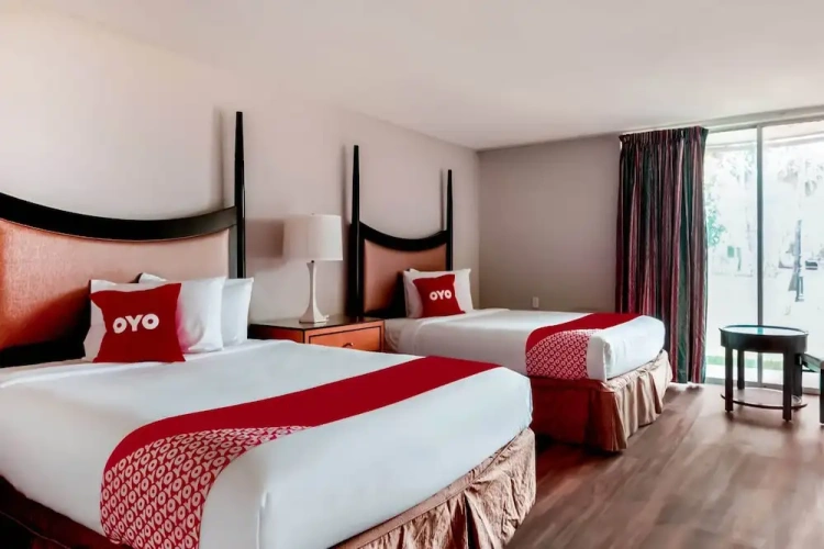 Standard Sextuple room with balcony