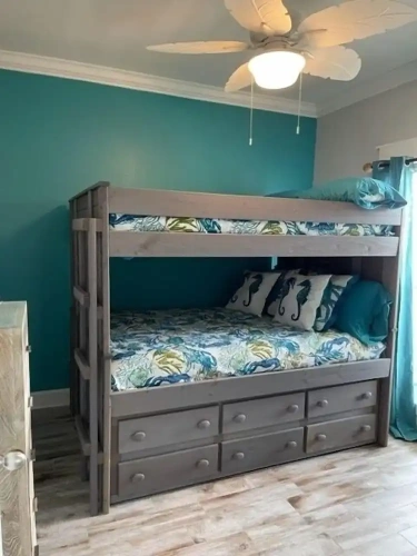 4 Bedrooms Cottage