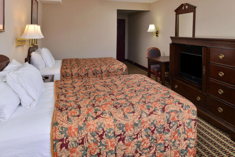 Econo Lodge Inn & Suites Warsaw