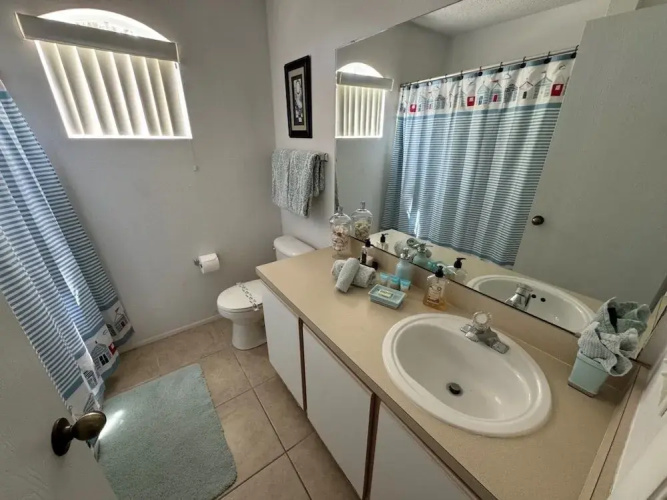 Julliard Villa 4 Bedroom Home by RedAwning