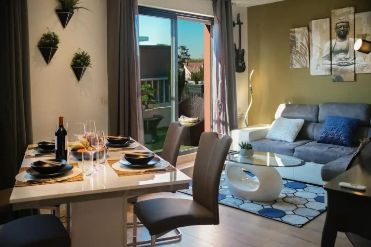 1 Bedroom Apartment