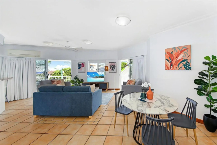 Unit 8 'Coolum Seaside', Coolum Beach