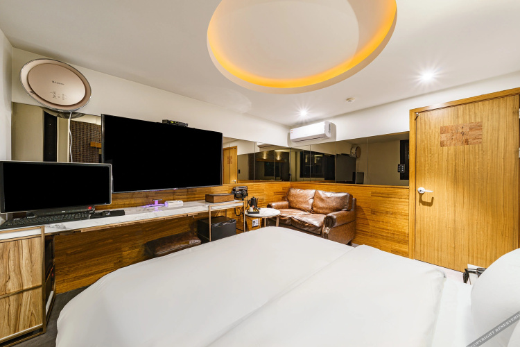 Newmond Hotel