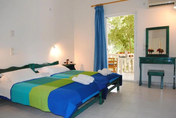 2 Bedrooms Apartment with garden view