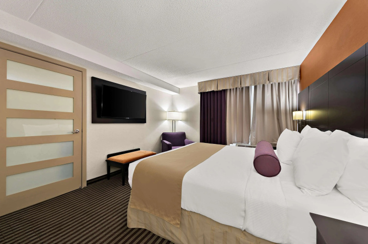Best Western Plus Toronto North York Hotel & Suites photo 7