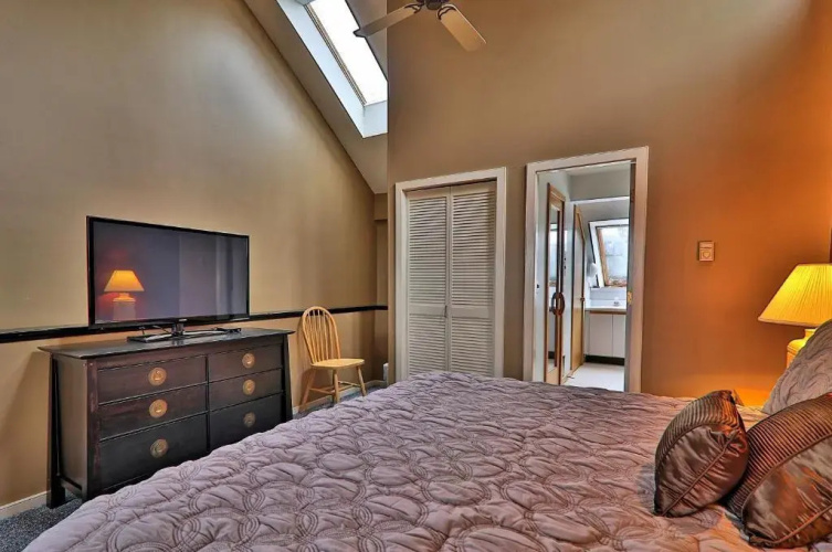 Highridge Condominium Unit B9