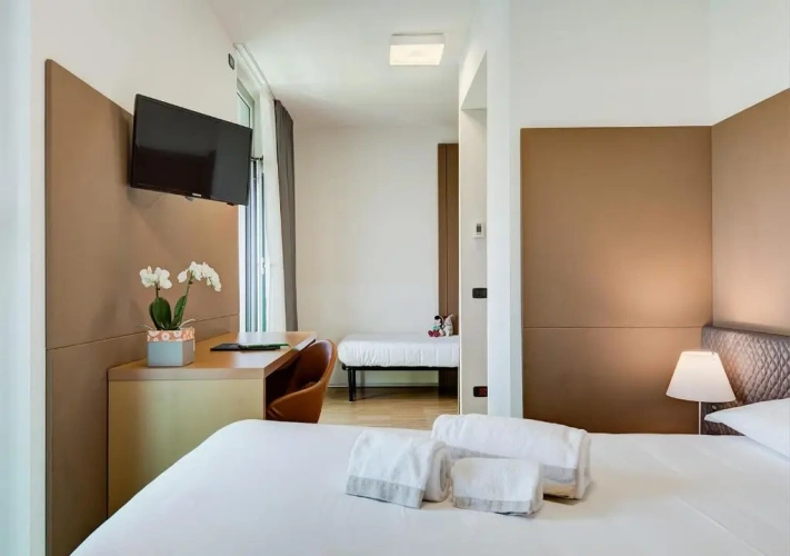 Standard Triple room