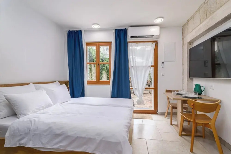 Oleander Center Suites