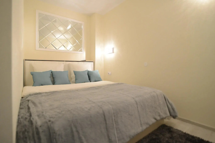 Фотография номера квартиры Квартира посуточно светлая с электрокамином уют и комфорт в белом исполнении