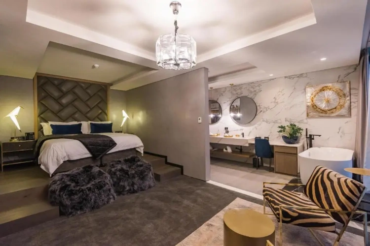 Double Suite