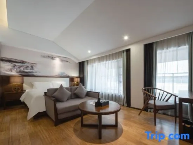 Ambassador Double Suite