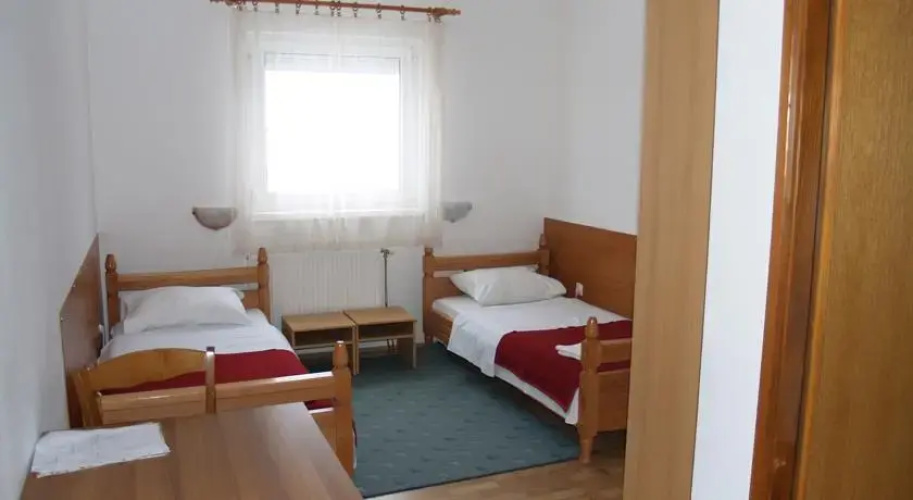 Hotel Degenija