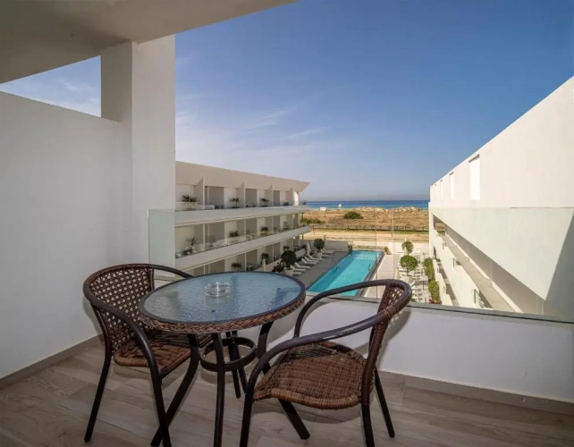 1 Bedroom Apartment with sea view