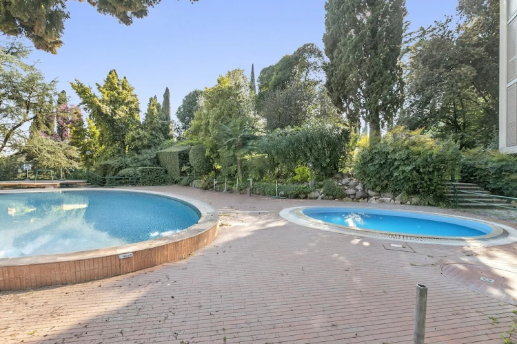 Sonia Sweet Love With Shared Pool