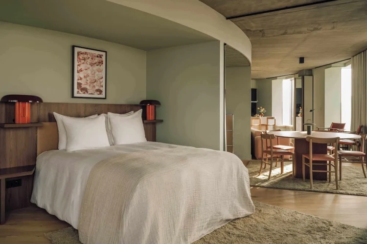 Penthouse Suite